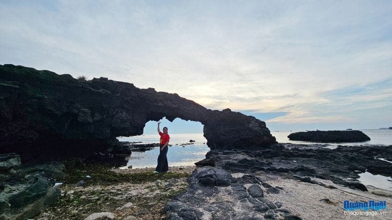 Đánh thức tiềm năng du lịch từ biển đảo đến đại ngàn