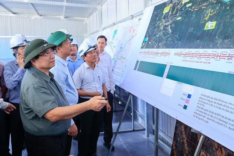 Thủ tướng: Khẩn trương đưa vào khai thác toàn tuyến cao tốc từ Quảng Ngãi tới Nha Trang